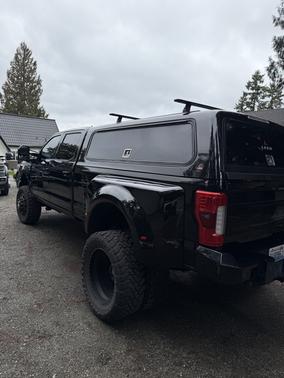 Black 2017 Ford F-350 Platinum
