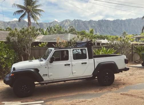 White 2020 Jeep Gladiator Sport