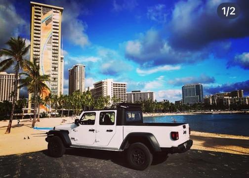 White 2020 Jeep Gladiator Sport
