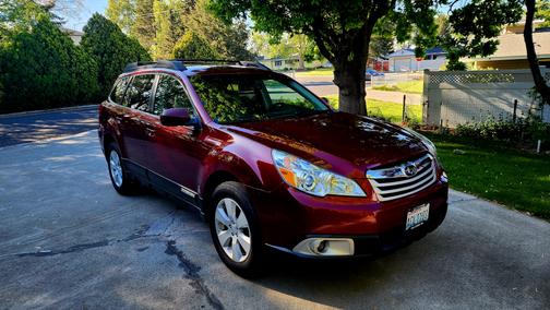 Red 2011 Subaru Outback 2.5 i Premium