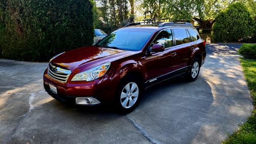 Red 2011 Subaru Outback 2.5 i Premium