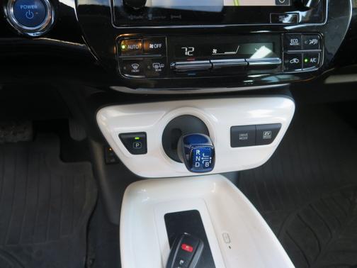 2016 Toyota Prius Four Touring