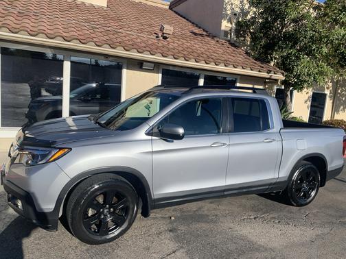 Silver 2017 Honda Ridgeline RTL