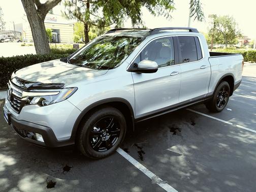 Silver 2017 Honda Ridgeline RTL
