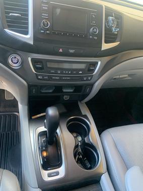 Silver 2017 Honda Ridgeline RTL