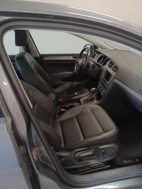 Gray 2016 Volkswagen Golf TSI SE 4-Door