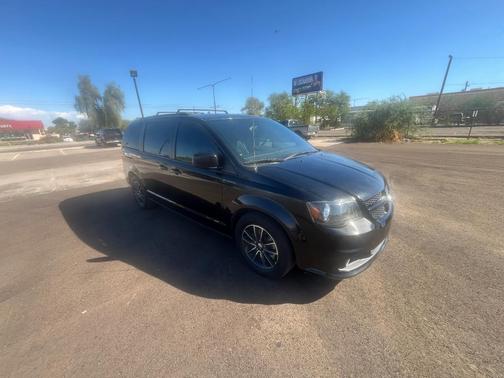 Black 2018 Dodge Grand Caravan GT