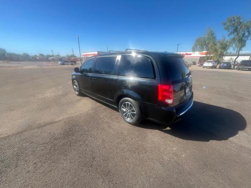 Black 2018 Dodge Grand Caravan GT