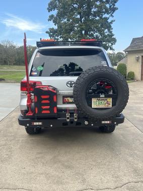2017 Toyota Land Cruiser Base