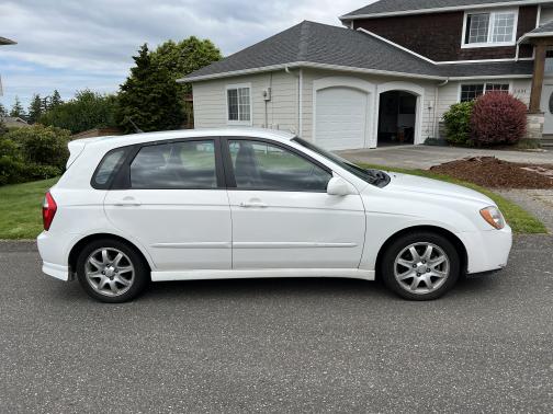 Photo 3 of 22 of 2006 Kia Spectra5 Base