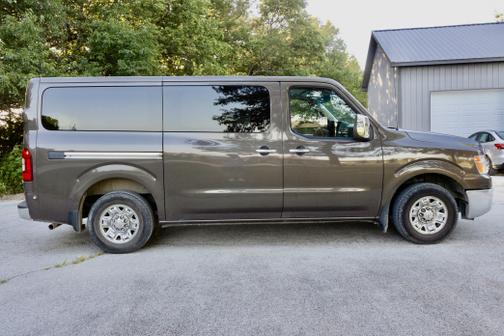 2014 Nissan NV Passenger NV3500 HD SL V8