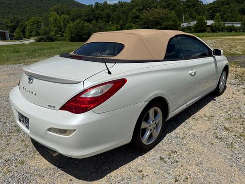 White 2008 Toyota Camry Solara SLE
