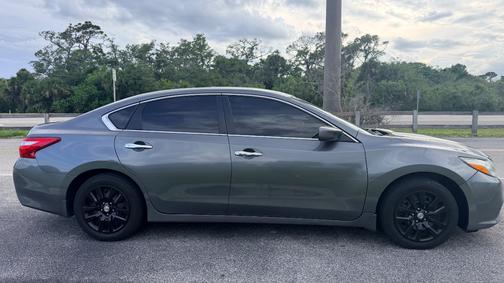 Beige 2017 Nissan Altima 2.5 S