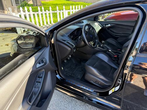 2017 Ford Focus RS Base