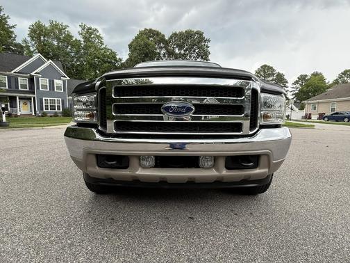 White 2000 Ford Excursion Limited 4WD