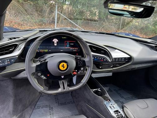 2023 Ferrari SF90 Stradale Base