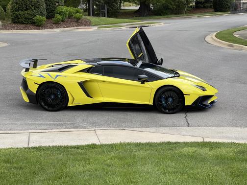 2017 Lamborghini Aventador LP750-4 Superveloce