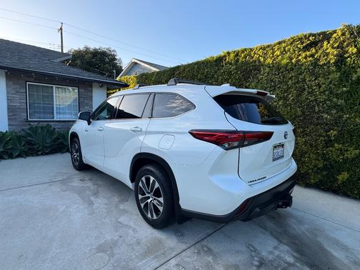 2020 Toyota Highlander Hybrid XLE