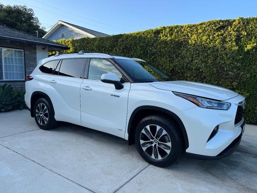 2020 Toyota Highlander Hybrid XLE