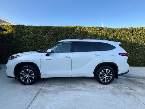 2020 Toyota Highlander Hybrid XLE
