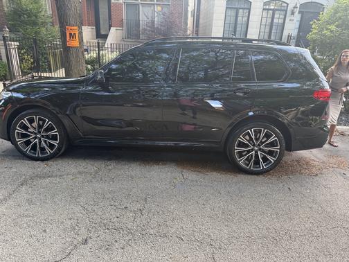 2022 BMW X7 M50i