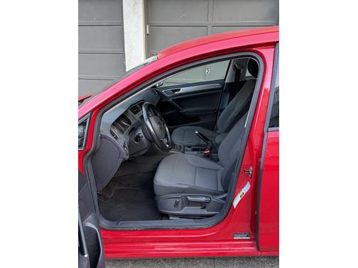 2016 Volkswagen Golf TSI S 4-Door