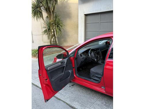 2016 Volkswagen Golf TSI S 4-Door