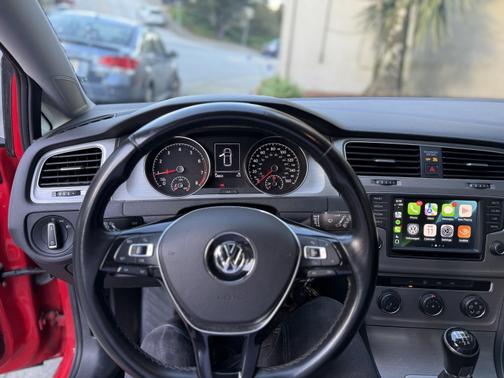 2016 Volkswagen Golf TSI S 4-Door