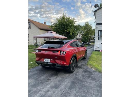 Photo 4 of 13 of 2022 Ford Mustang Mach-E California Route 1