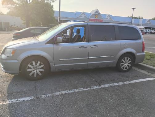 2013 Chrysler Town & Country Touring