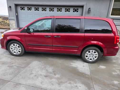 Red 2016 Dodge Grand Caravan AVP/SE