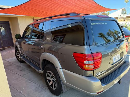2003 Toyota Sequoia SR5