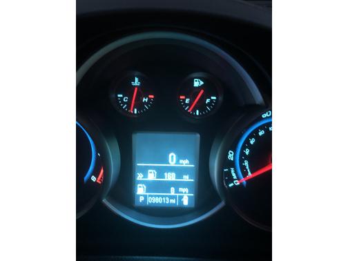 Photo 4 of 6 of 2012 Chevrolet Cruze LT