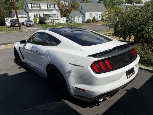 2019 Ford Shelby GT350 Base