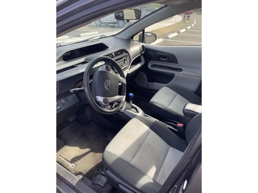 2013 Toyota Prius c Two