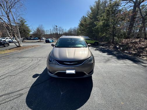 2018 Chrysler Pacifica Touring-L