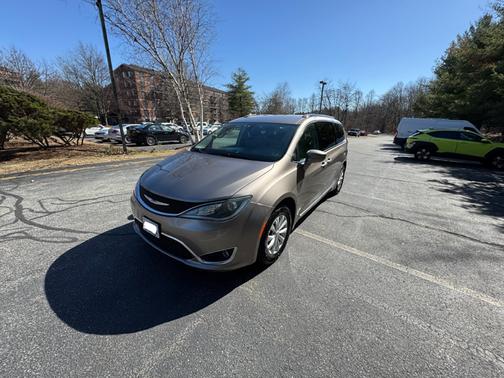 2018 Chrysler Pacifica Touring-L