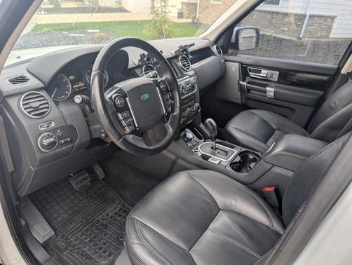 White 2013 Land Rover LR4 Lux