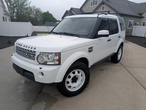 White 2013 Land Rover LR4 Lux