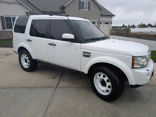 White 2013 Land Rover LR4 Lux