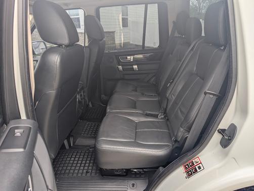 White 2013 Land Rover LR4 Lux