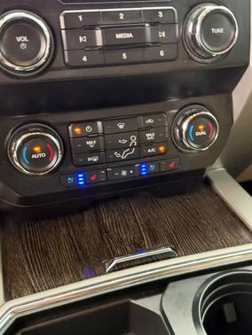 White 2020 Ford F-250 Lariat