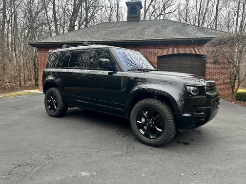 2022 Land Rover Defender SE