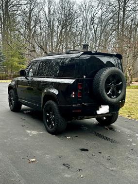 2022 Land Rover Defender SE