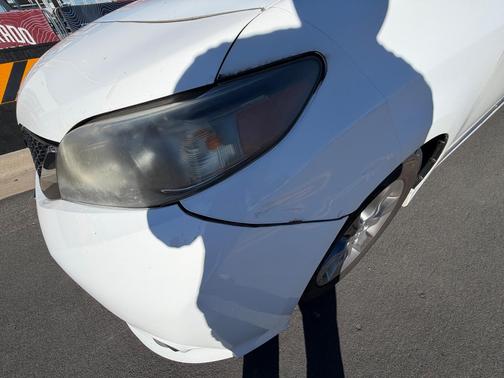 White 2011 Toyota Sienna SE
