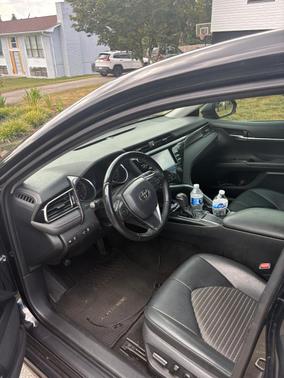 Black 2019 Toyota Camry SE