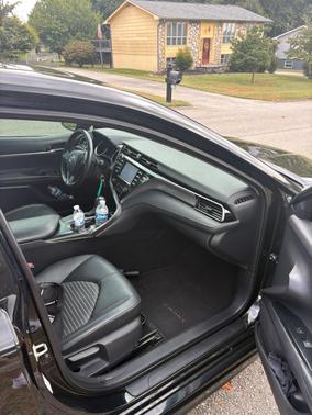 Black 2019 Toyota Camry SE