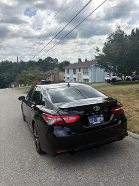 Black 2019 Toyota Camry SE