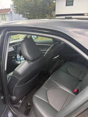 Black 2019 Toyota Camry SE