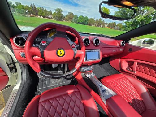 White 2010 Ferrari California Base